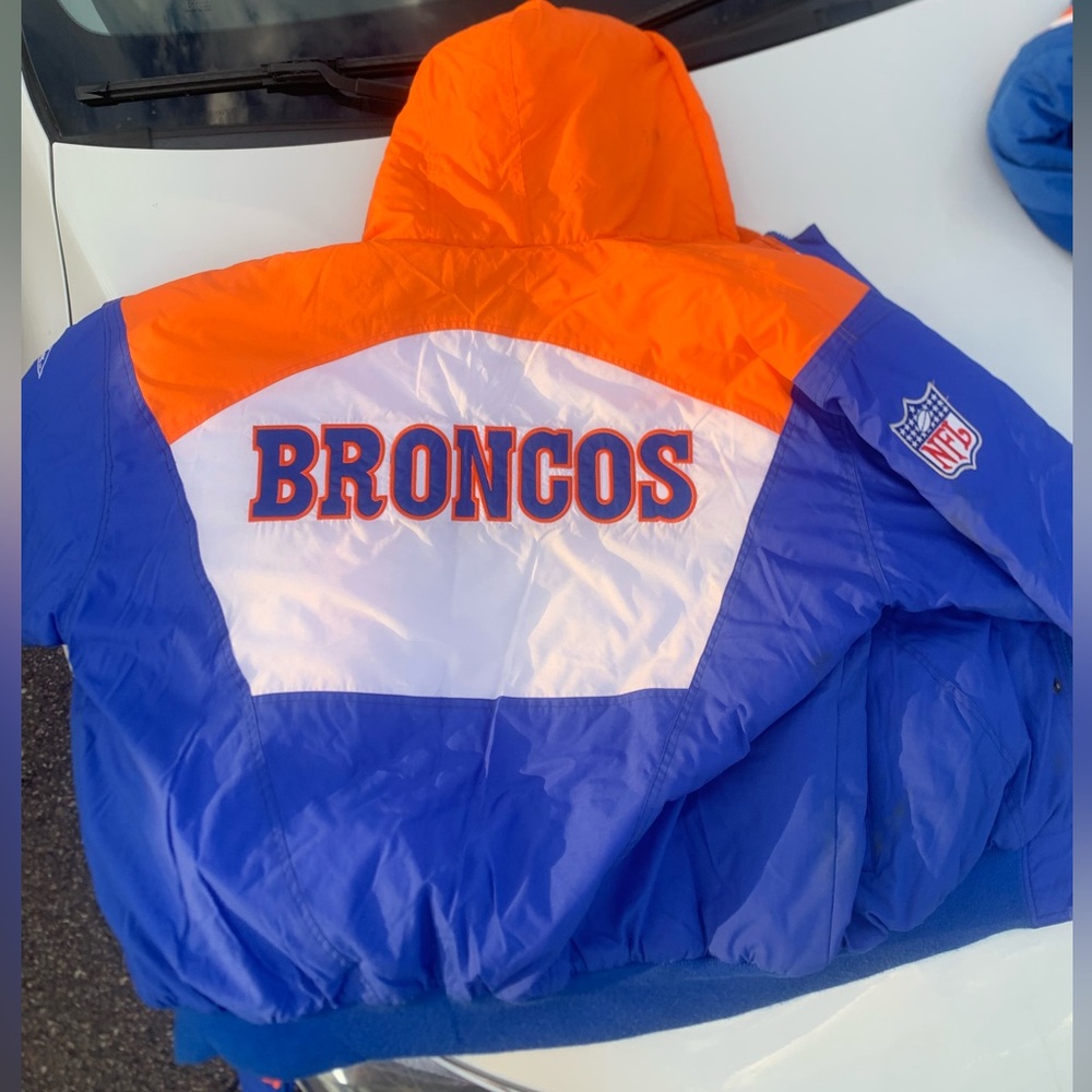 Vintage ‘90s Denver Broncos Jacket (size XL)